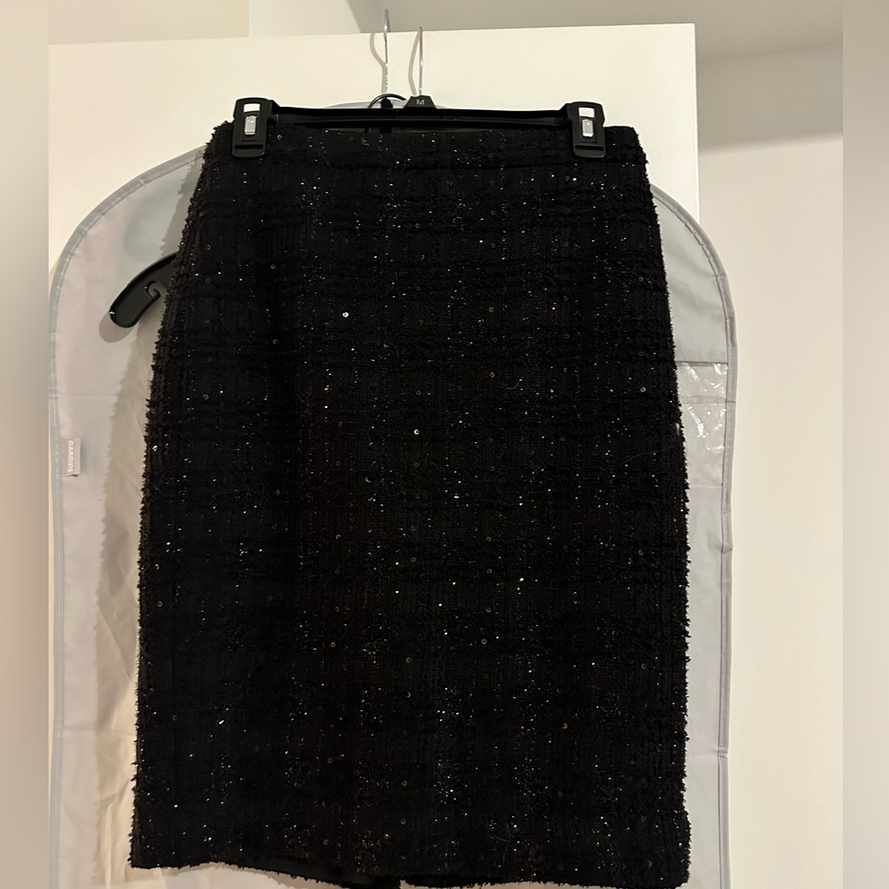NWOT Ann Taylor skirt - perfect for the holidays